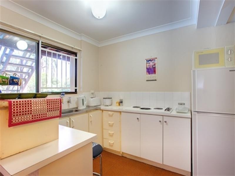 16 Taylor Street, Balmoral QLD 4171