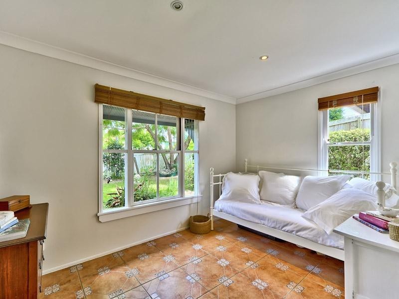 72 Armstrong Road, Cannon Hill QLD 4170