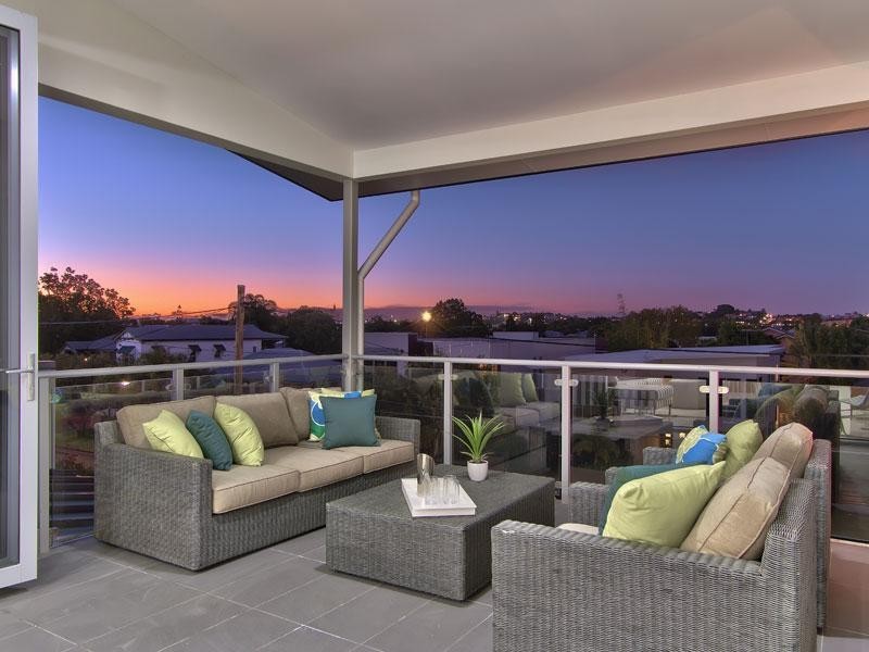 64 Barton Road, Hawthorne QLD 4171