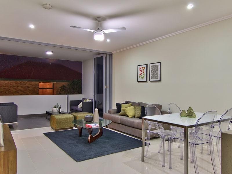 64 Barton Road, Hawthorne QLD 4171