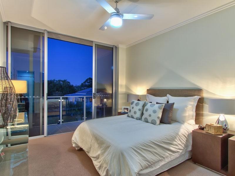 64 Barton Road, Hawthorne QLD 4171