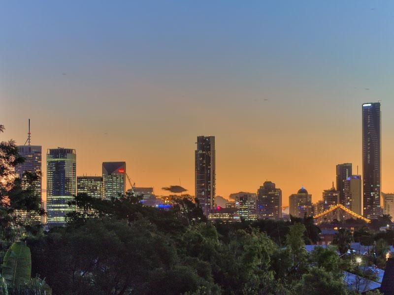 64 Barton Road, Hawthorne QLD 4171