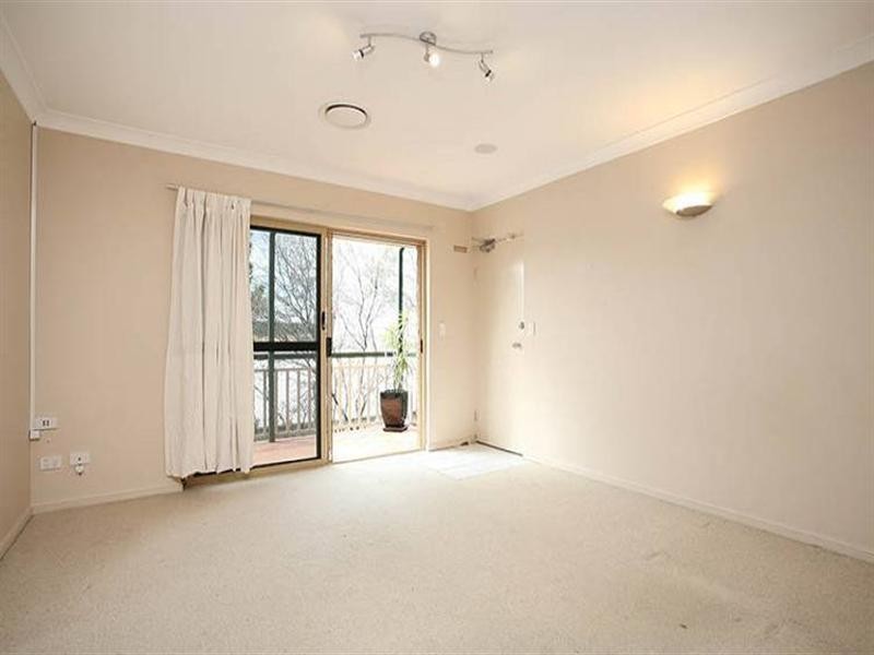 4/12 McLay Street, Coorparoo QLD 4151