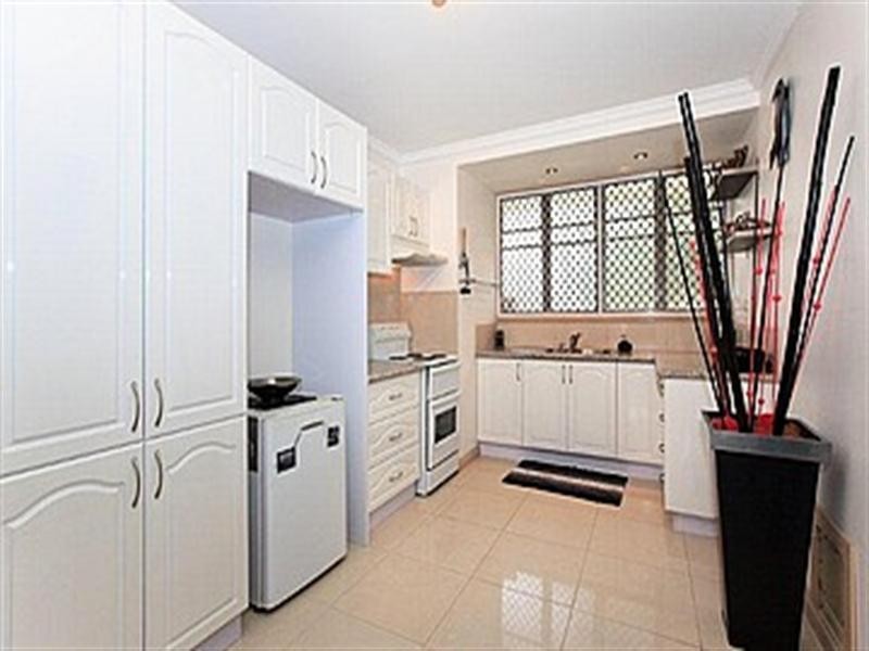 8 Aster Street, Cannon Hill QLD 4170