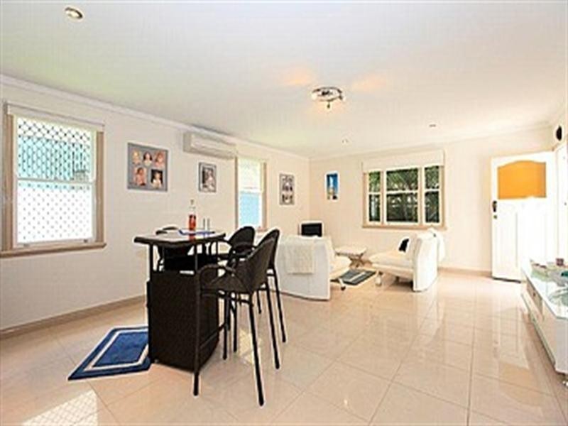 8 Aster Street, Cannon Hill QLD 4170