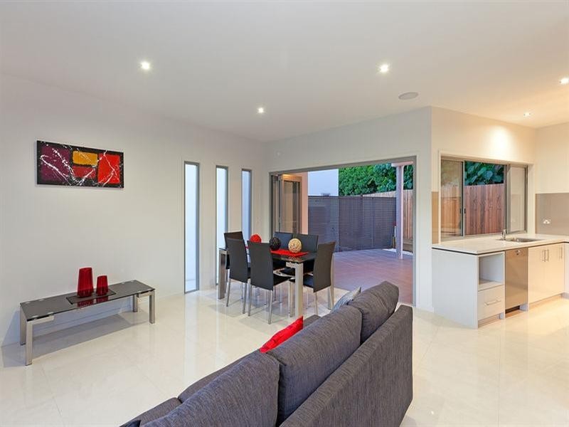 246 Oxford Street, Balmoral QLD 4171