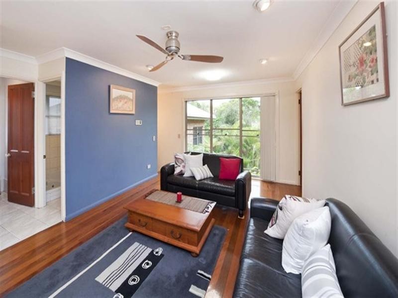 6 Yonga Street, Balmoral QLD 4171