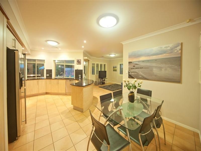 6 Homewood Place, Carindale QLD 4152