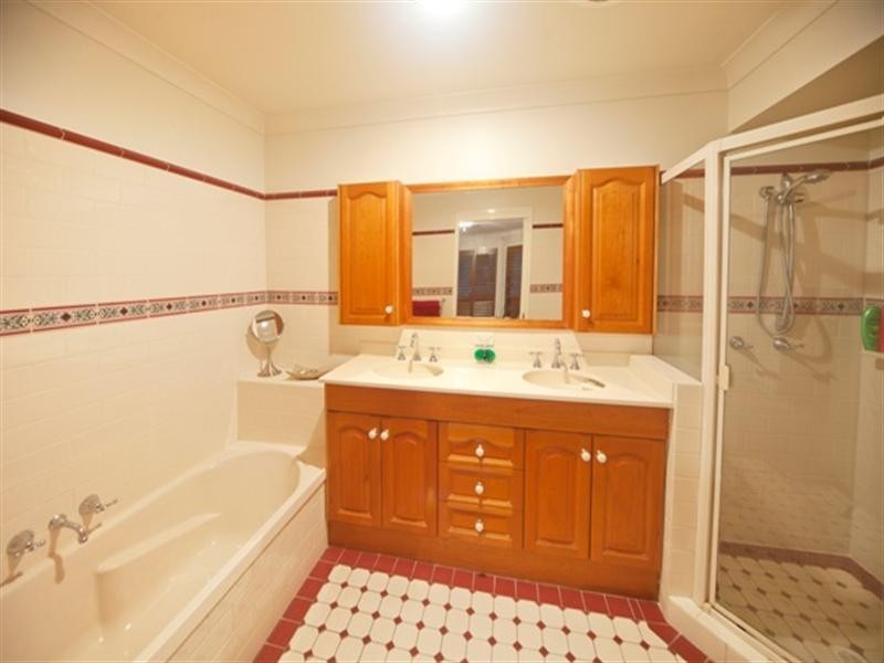 6 Homewood Place, Carindale QLD 4152