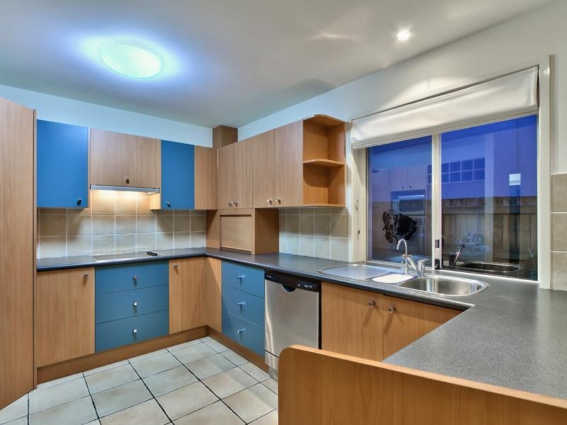 77 Malcolm Street, Hawthorne QLD 4171