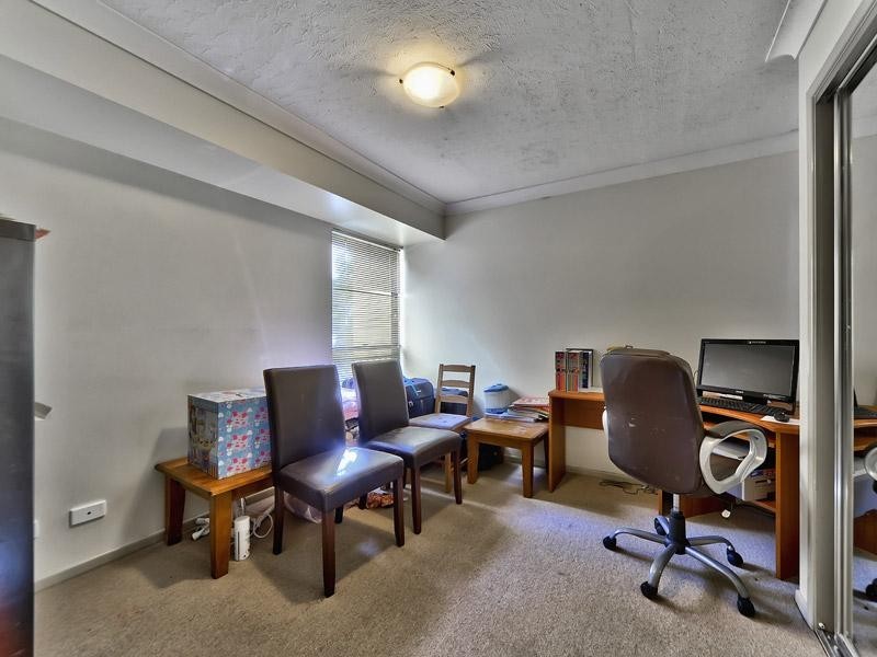 4/30 Clarendon, East Brisbane QLD 4169