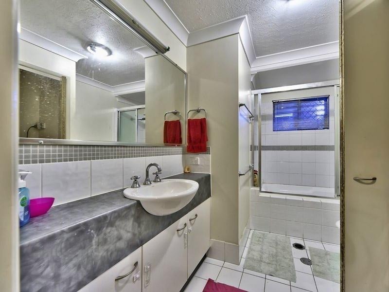 4/30 Clarendon, East Brisbane QLD 4169