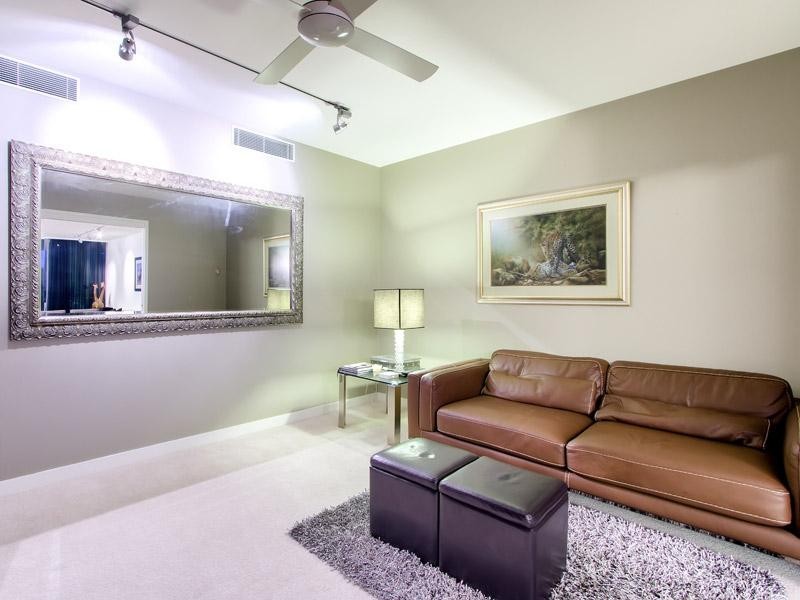 211/90 Wynnum Road, Norman Park QLD 4170