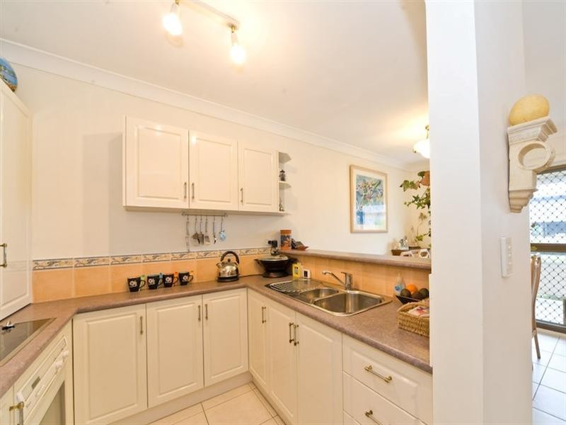 2/8 Heidelberg Street, East Brisbane QLD 4169