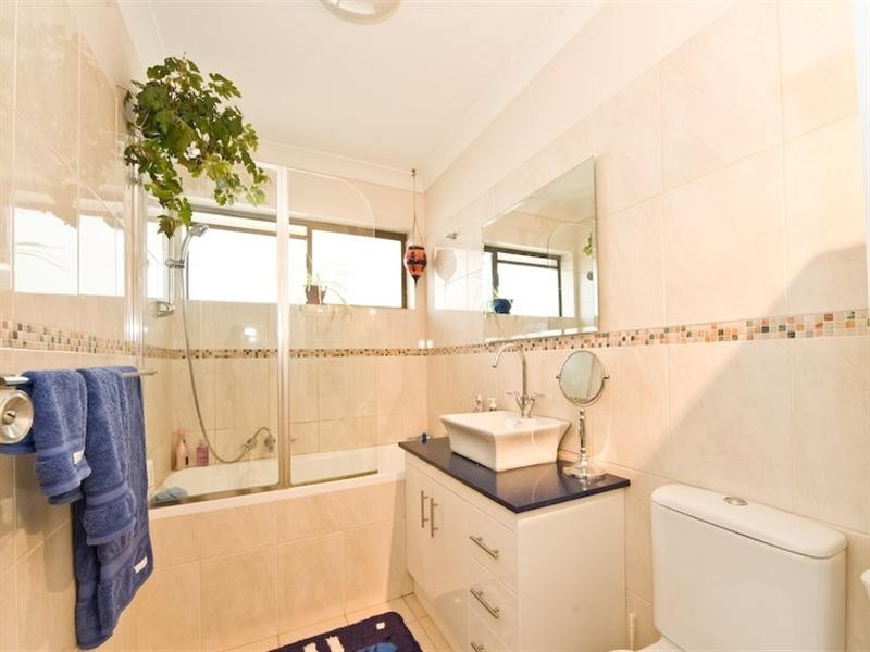 2/8 Heidelberg Street, East Brisbane QLD 4169