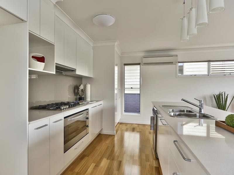 44 Dover Street, Hawthorne QLD 4171