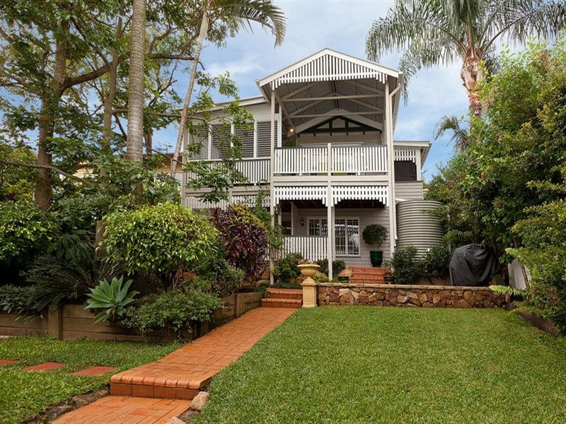 9 Norman Crescent, Norman Park QLD 4170