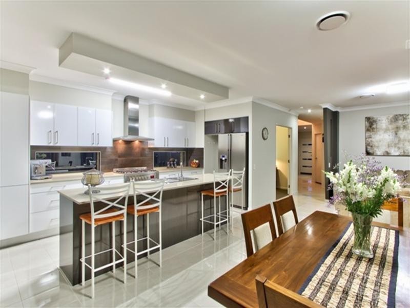 344 Stanley Road, Carina QLD 4152