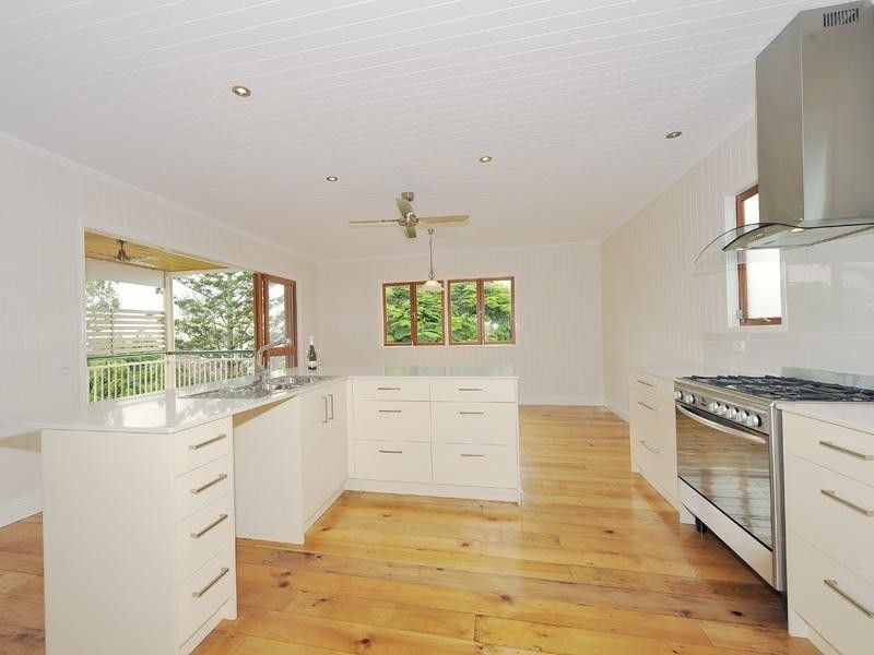 49 Ferguson Road, Camp Hill QLD 4152