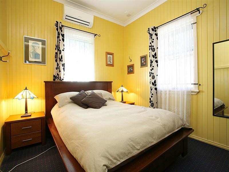 14 Moore Street, Morningside QLD 4170