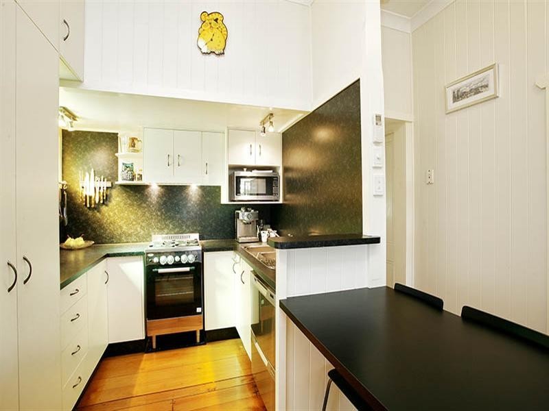 14 Moore Street, Morningside QLD 4170