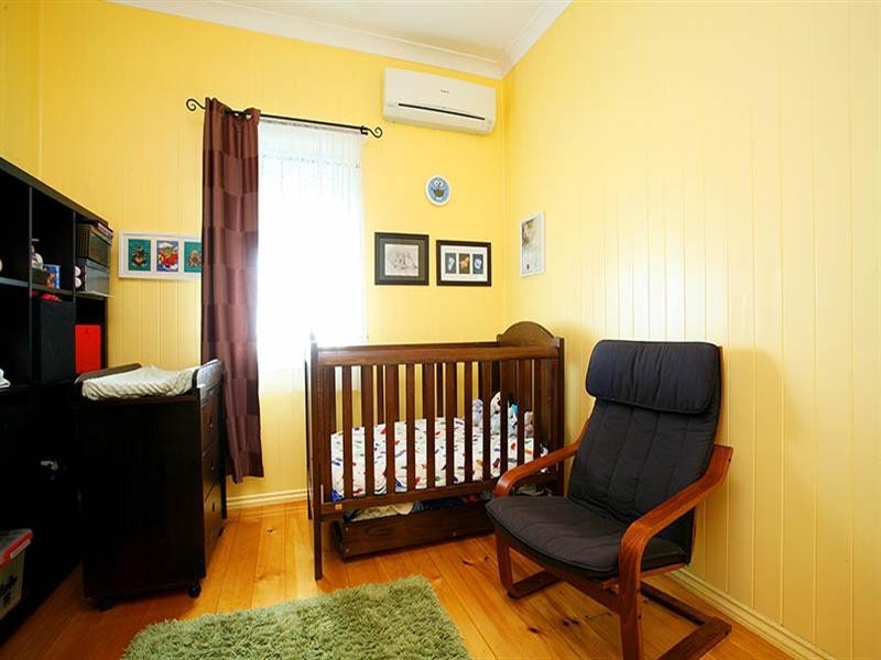 14 Moore Street, Morningside QLD 4170