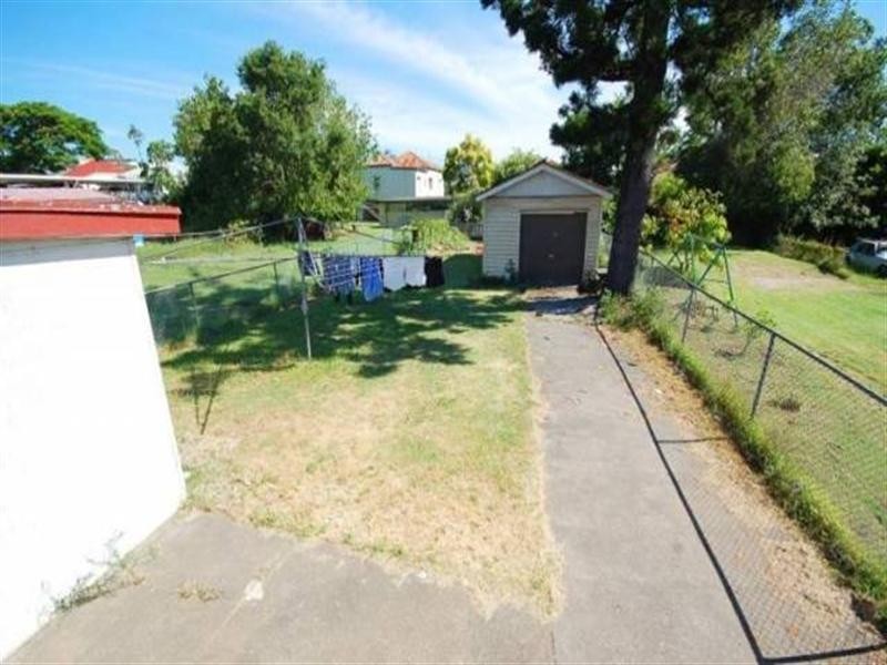 107 Old Cleveland Road, Greenslopes QLD 4120