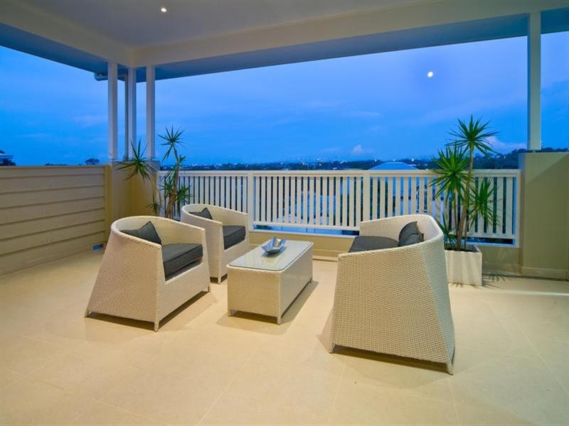 54 Pine Street, Bulimba QLD 4171