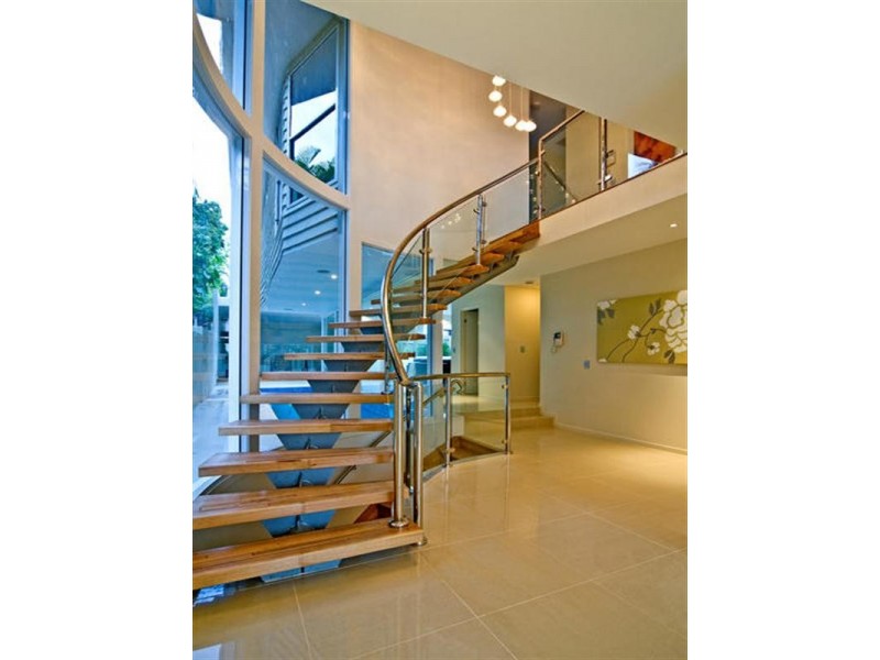 54 Pine Street, Bulimba QLD 4171