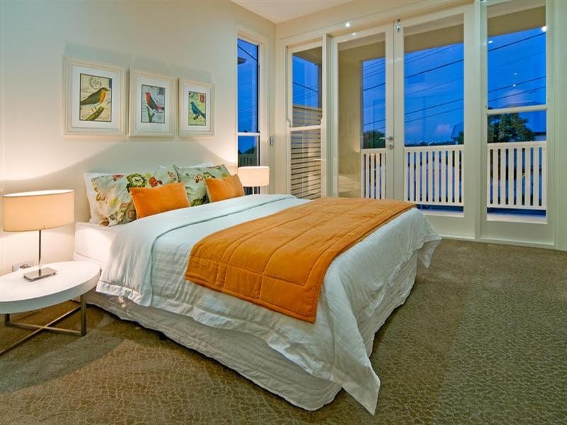 54 Pine Street, Bulimba QLD 4171