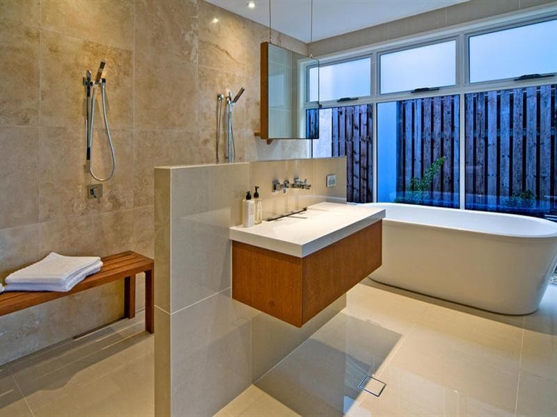 54 Pine Street, Bulimba QLD 4171