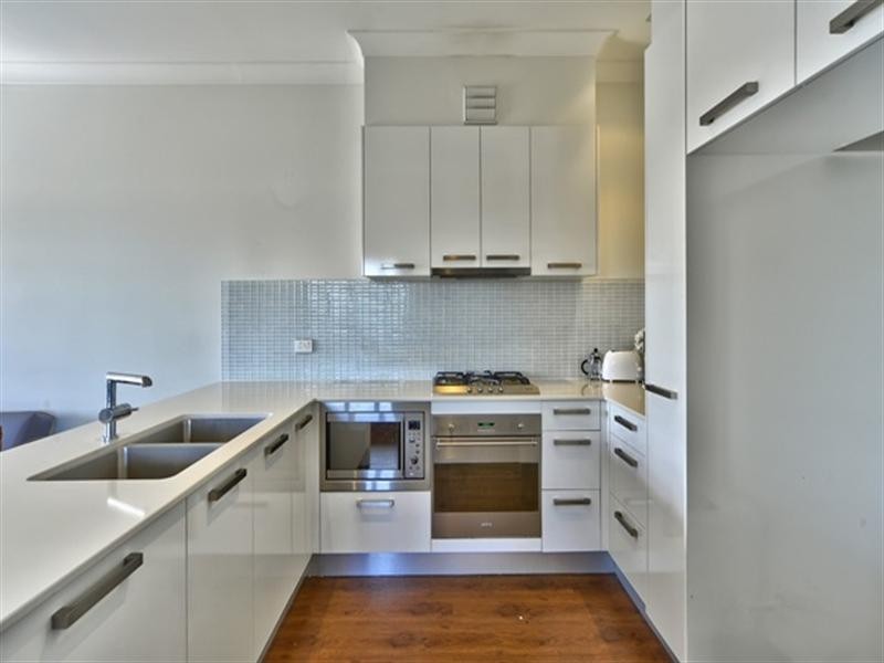 9/18 Barton Road, Hawthorne QLD 4171