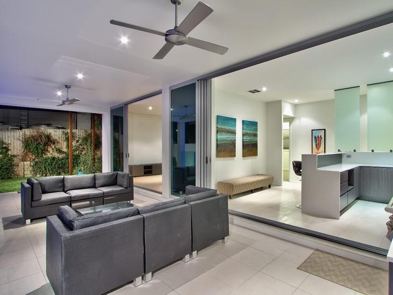 9 Cawmore Road, Hawthorne QLD 4171