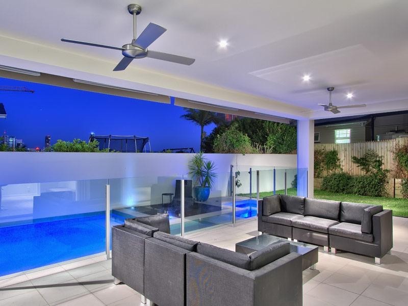 9 Cawmore Road, Hawthorne QLD 4171