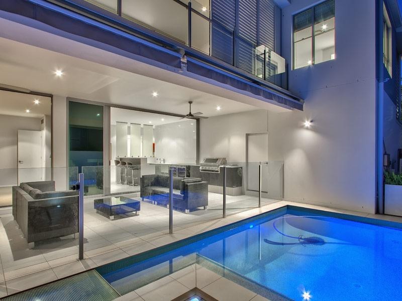 9 Cawmore Road, Hawthorne QLD 4171