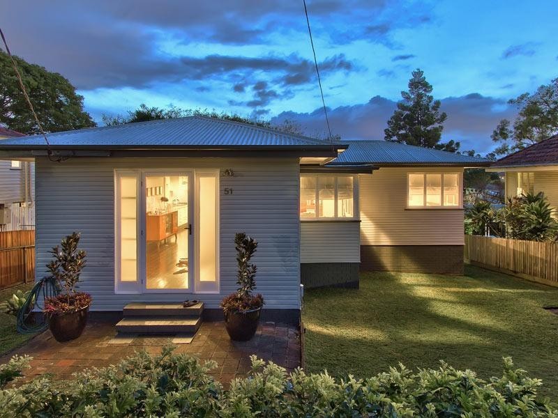 51 Brooks Street, Camp Hill QLD 4152