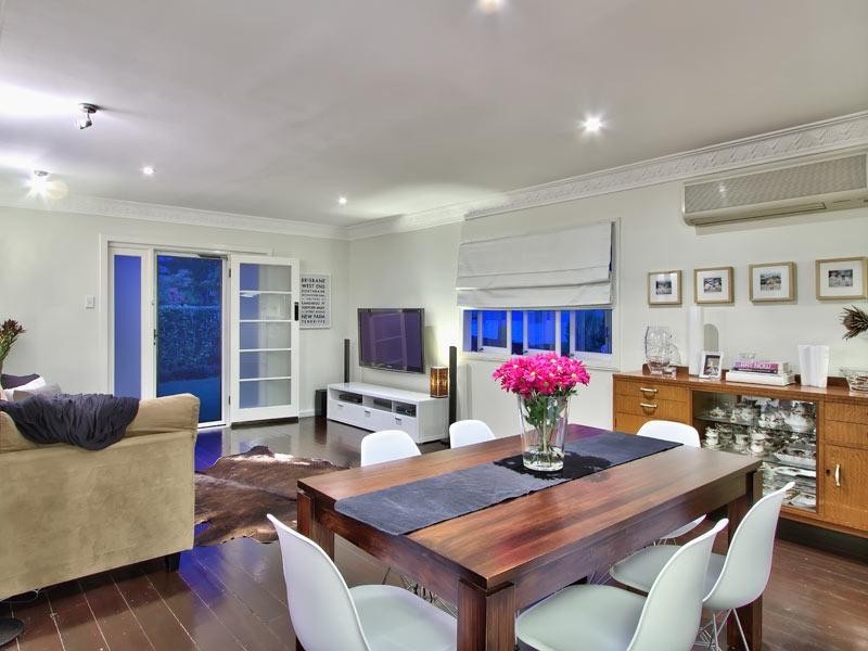 51 Brooks Street, Camp Hill QLD 4152