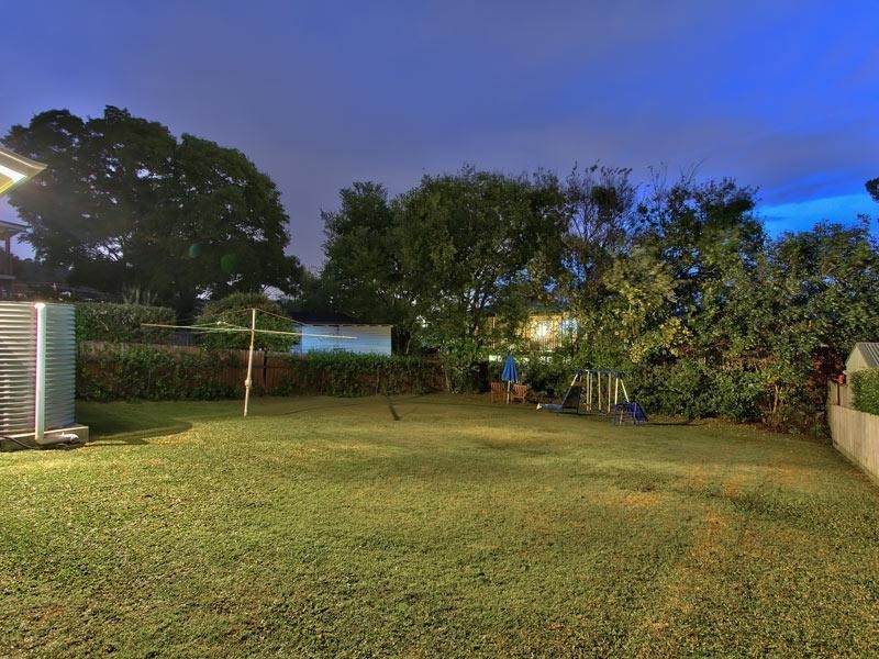 51 Brooks Street, Camp Hill QLD 4152