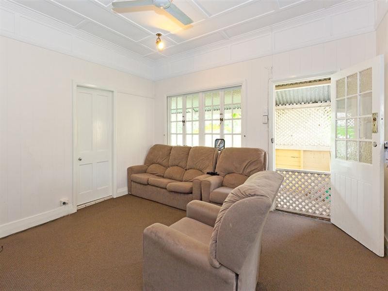 22 Dunellan Street, Greenslopes QLD 4120