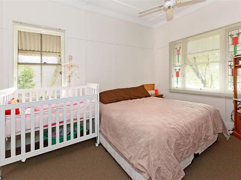 22 Dunellan Street, Greenslopes QLD 4120