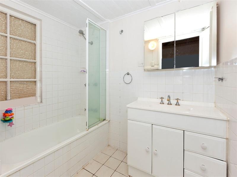 22 Dunellan Street, Greenslopes QLD 4120