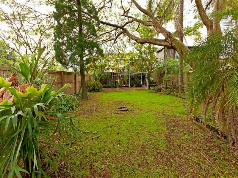 22 Dunellan Street, Greenslopes QLD 4120