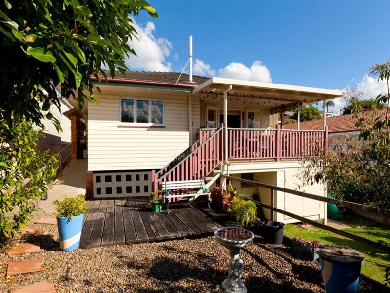 84 Newman Avenue, Camp Hill QLD 4152