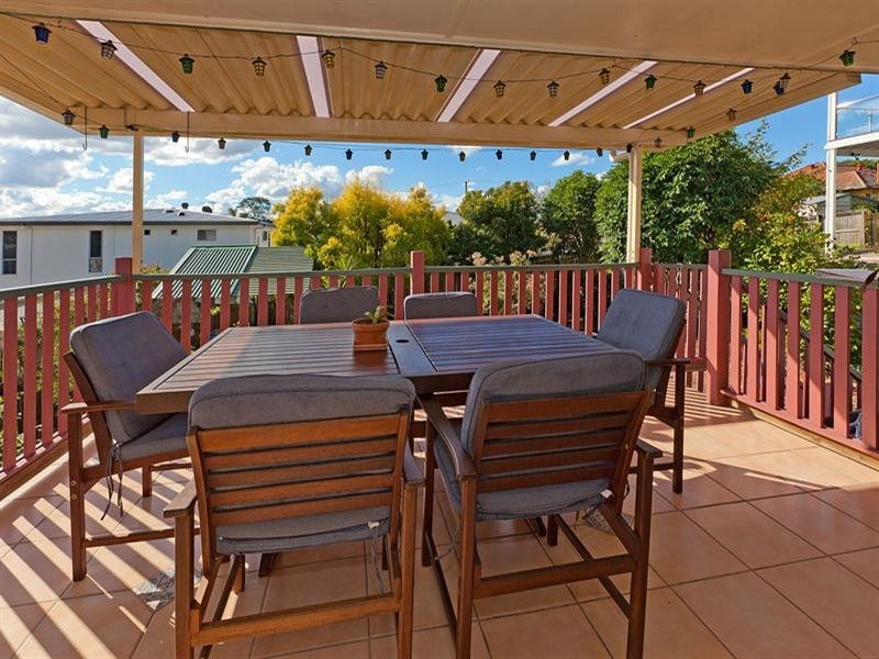 84 Newman Avenue, Camp Hill QLD 4152