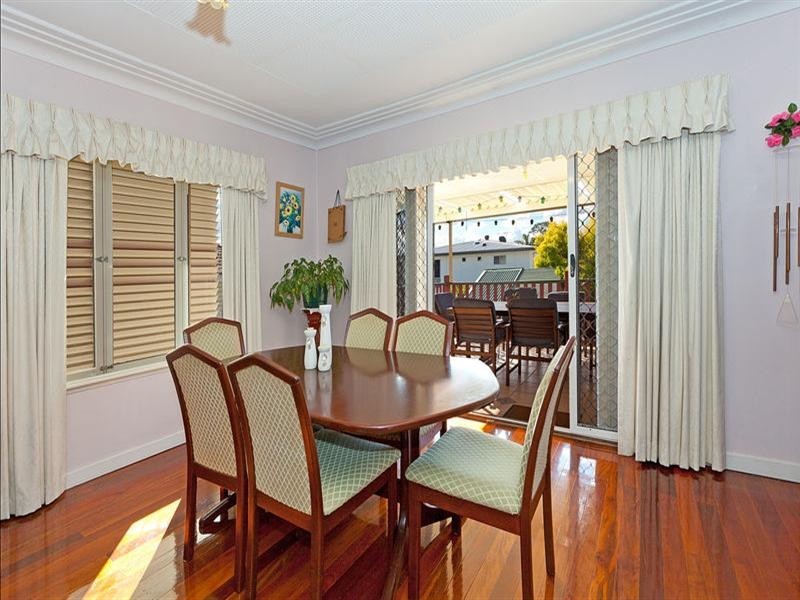 84 Newman Avenue, Camp Hill QLD 4152