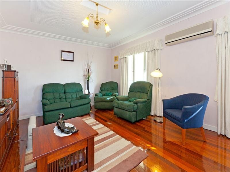 84 Newman Avenue, Camp Hill QLD 4152