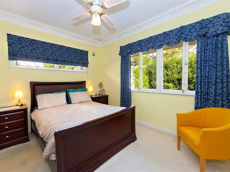 84 Newman Avenue, Camp Hill QLD 4152