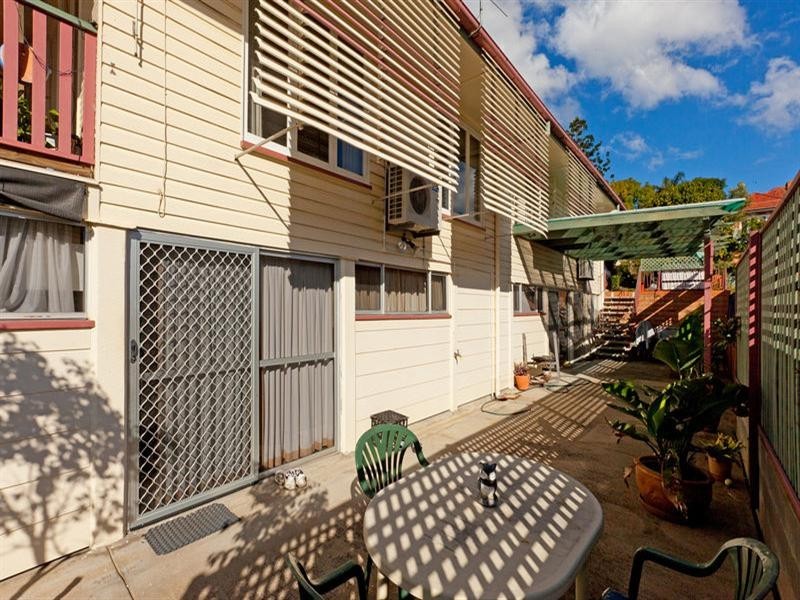 84 Newman Avenue, Camp Hill QLD 4152