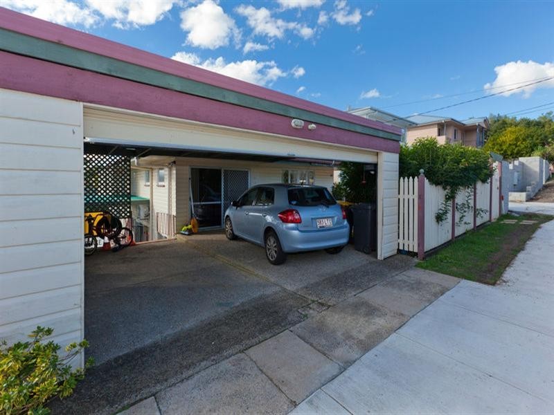84 Newman Avenue, Camp Hill QLD 4152