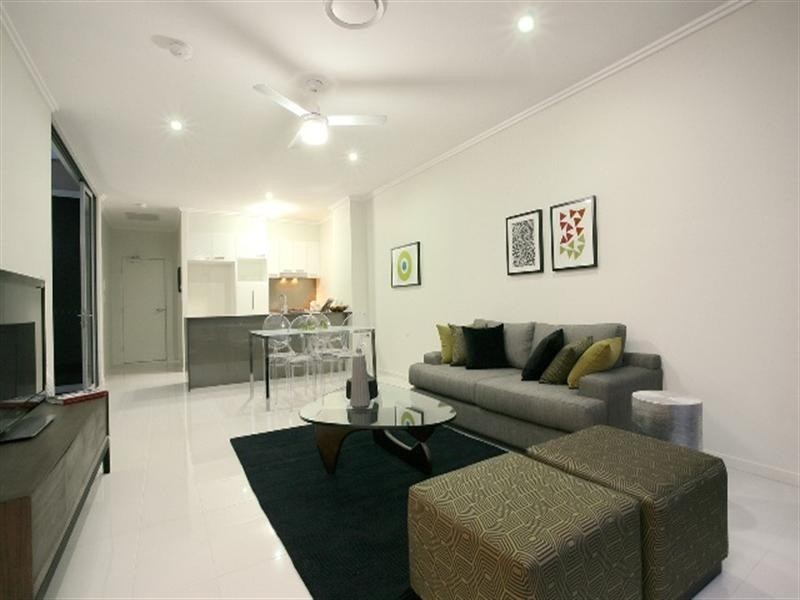 64 Barton Road, Hawthorne QLD 4171